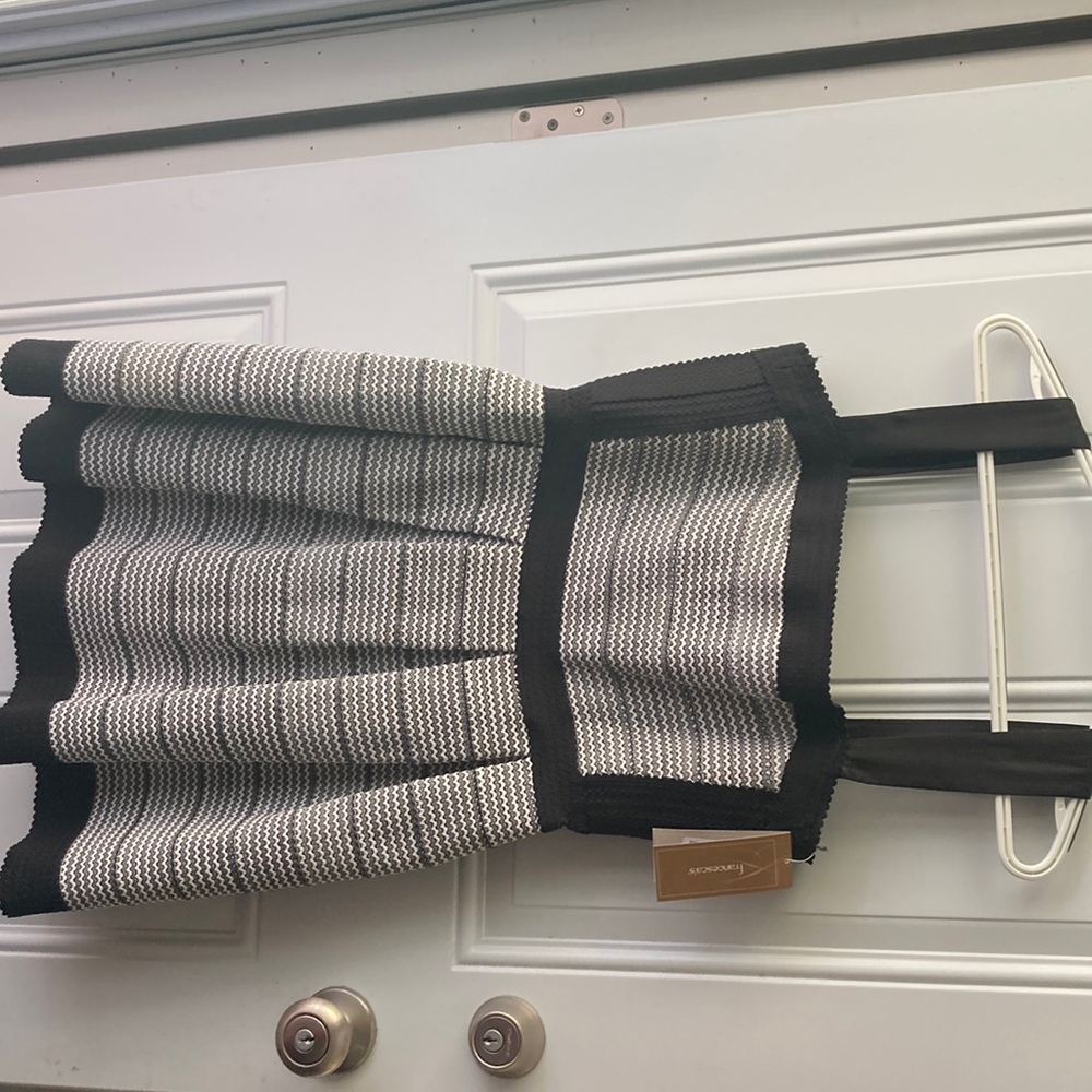 Francesca’s short black and white summer dress